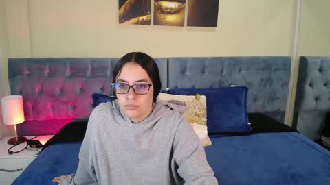 Icy online show from December 6, 11:33 am