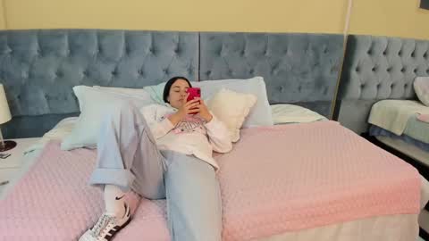 Icy online show from February 7, 11:23 am