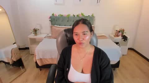 Snapshot of icysweetcam chatting on July 19, 2:48 am Icy online show from July 19, 2:48 am
