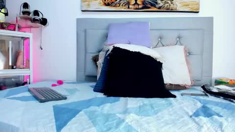 Snapshot of idaly_lovepussy chatting on January 21, 10:30 pm idaly    online show from January 21, 10:30 pm