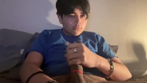 Snapshot of idk12327 chatting on March 4, 11:32 pm idk12327 online show from March 4, 11:32 pm