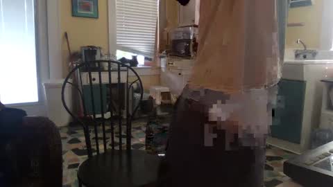 Snapshot of idksohorny chatting on February 10, 6:35 pm idksohorny online show from February 10, 6:35 pm