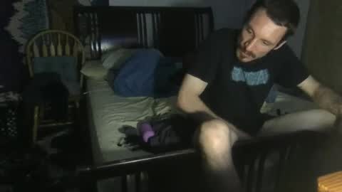 Snapshot of idksohorny chatting on October 26, 12:27 am idksohorny online show from October 26, 12:27 am