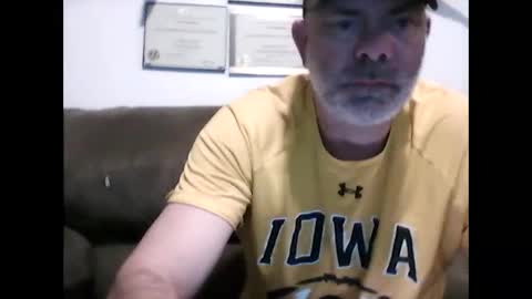 Snapshot of idkwhyidothis348732 chatting on February 14, 12:14 pm idkwhyidothis348732 online show from February 14, 12:14 pm