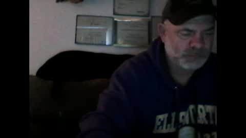 Snapshot of idkwhyidothis348732 chatting on February 16, 3:05 pm idkwhyidothis348732 online show from February 16, 3:05 pm