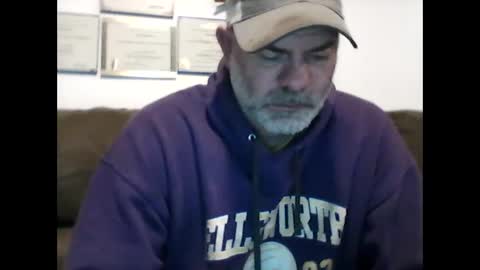 Snapshot of idkwhyidothis348732 chatting on February 18, 11:55 am idkwhyidothis348732 online show from February 18, 11:55 am