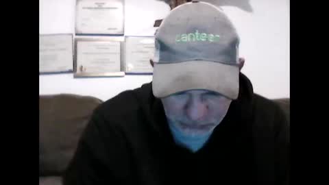 Snapshot of idkwhyidothis348732 chatting on March 6, 11:36 am idkwhyidothis348732 online show from March 6, 11:36 am