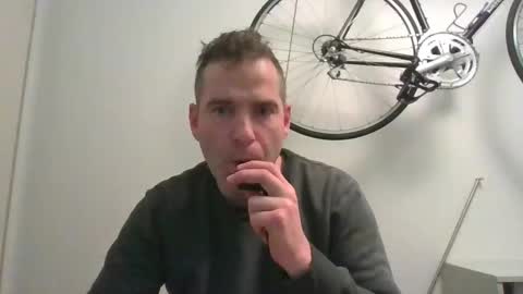 idontknowwhy1 online show from December 31, 5:11 am