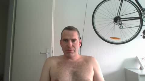 idontknowwhy1 online show from November 4, 9:52 am