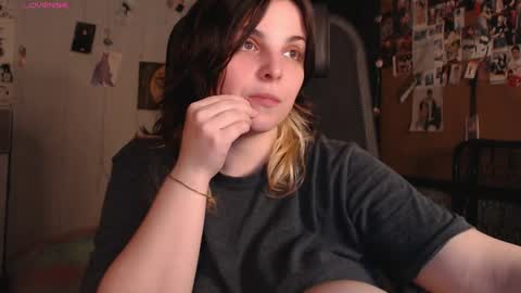Snapshot of idontknowwhyjojo chatting on May 24, 10:26 pm Saya online show from May 24, 10:26 pm