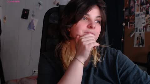 Snapshot of idontknowwhyjojo chatting on June 2, 5:53 am Saya online show from June 2, 5:53 am