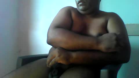 Snapshot of idontmind367890646 chatting on August 2, 5:39 am idontmind367890646 online show from August 2, 5:39 am
