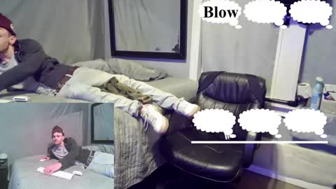 Snapshot of igetherwetter chatting on December 26, 10:05 am Amiri Roue online show from December 26, 10:05 am