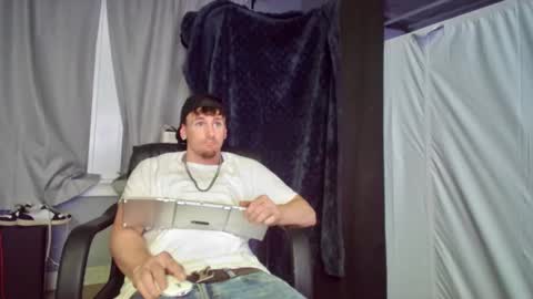 Snapshot of igetherwetter chatting on February 12, 8:16 am Amiri Roue online show from February 12, 8:16 am