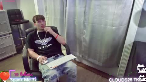 Snapshot of igetherwetter chatting on March 3, 7:54 am Amiri Roue online show from March 3, 7:54 am