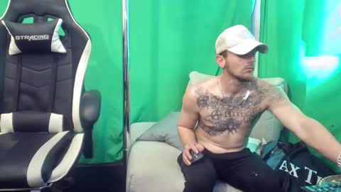 Snapshot of igetherwetter chatting on November 18, 2:54 pm Amiri Roue online show from November 18, 2:54 pm