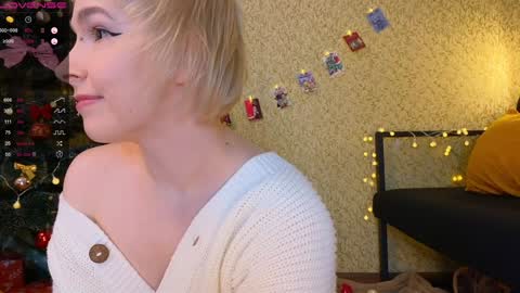 Emmy  help me reach 100 thumbs up online show from December 26, 6:22 pm