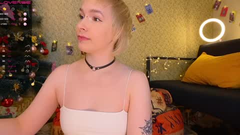 Emmy  help me reach 100 thumbs up online show from January 26, 4:20 pm