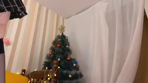 Emmy  help me reach 100 thumbs up online show from January 9, 9:38 pm