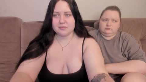 Snapshot of ihaveasecret_ chatting on September 12, 1:00 pm Alice online show from September 12, 1:00 pm