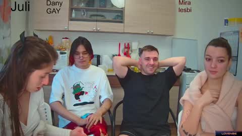 Julia and Mira online show from January 9, 10:31 am