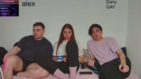 Julia and Mira online show from January 20, 4:23 pm