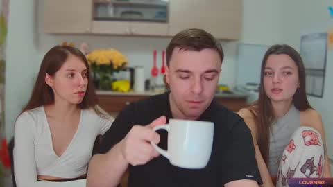 Julia and Mira online show from January 23, 6:45 pm