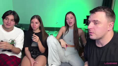 Julia and Mira online show from January 29, 8:04 pm