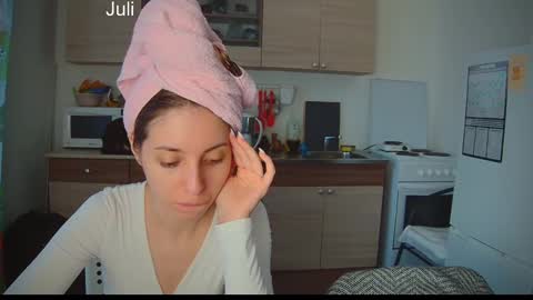 Julia and Mira online show from February 9, 8:22 am