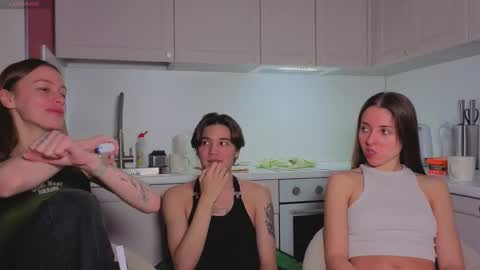 Julia and Mira online show from November 27, 10:17 am