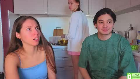 Julia and Mira online show from February 21, 9:54 am