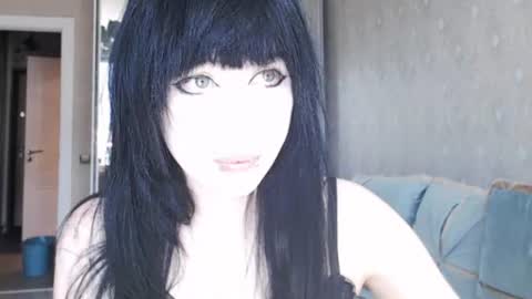 iiiiiiis online show from June 22, 2:14 pm