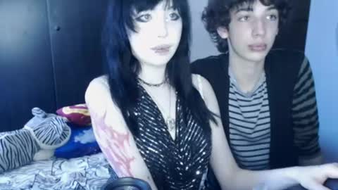 iiiiiiis online show from July 25, 2:47 pm