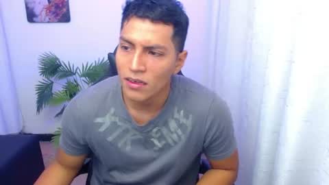 Snapshot of iiker_18 chatting on July 14, 1:17 pm Iker online show from July 14, 1:17 pm