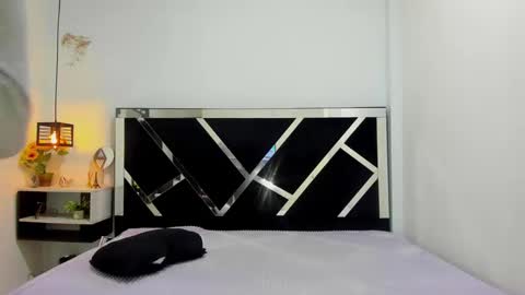 Snapshot of iisabella_noa chatting on September 11, 12:38 pm Isabella online show from September 11, 12:38 pm