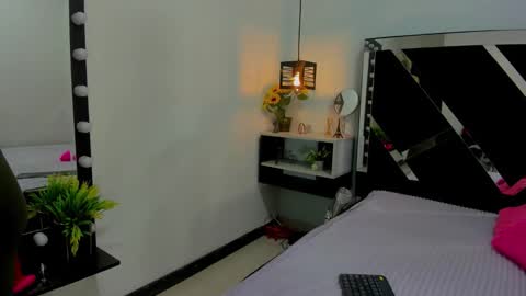 Snapshot of iisabella_noa chatting on September 24, 1:14 pm Isabella online show from September 24, 1:14 pm