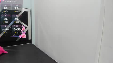 Snapshot of iisabella_noa chatting on October 10, 1:32 pm Isabella online show from October 10, 1:32 pm
