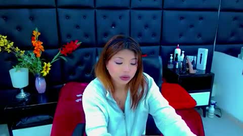 iisalombardi online show from February 6, 5:12 am