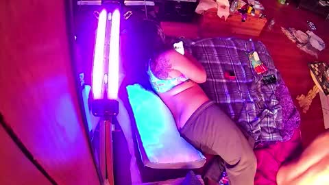 Snapshot of ike6oodnigh chatting on December 15, 3:16 pm ike6oodnigh online show from December 15, 3:16 pm