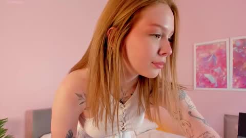 Snapshot of ikesha_blair chatting on November 18, 11:25 am Vasilisa online show from November 18, 11:25 am