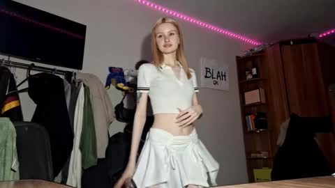 ShyLuna online show from February 11, 7:13 am