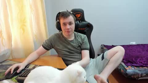 iliaskris online show from December 20, 6:31 am