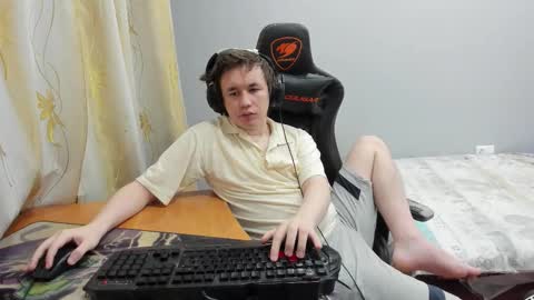 iliaskris online show from February 18, 7:10 pm