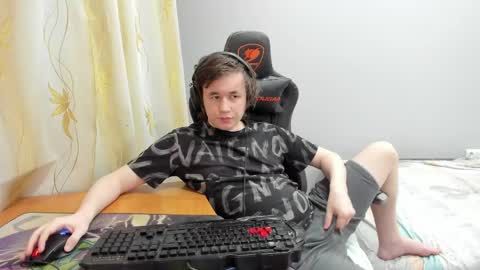 iliaskris online show from April 15, 10:10 pm