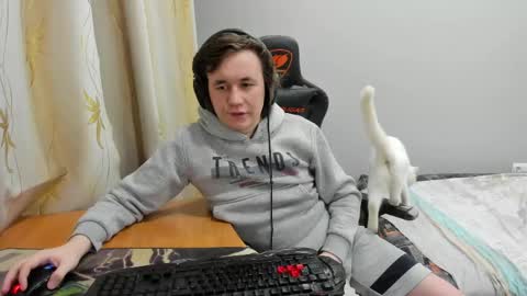 iliaskris online show from April 19, 5:45 pm