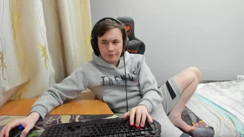 iliaskris online show from April 19, 6:10 pm