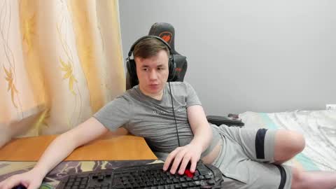 iliaskris online show from April 23, 1:51 am