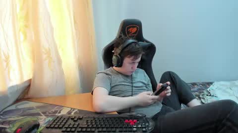 iliaskris online show from June 7, 12:42 pm