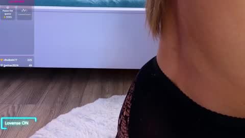 Snapshot of ilikeithaard chatting on May 6, 7:02 am Emma online show from May 6, 7:02 am