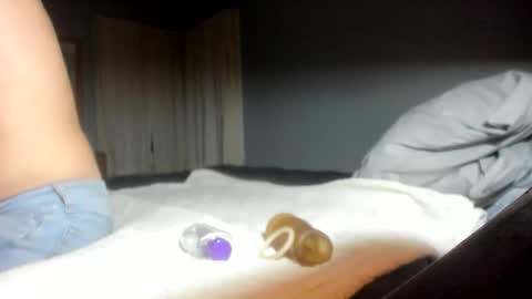 Snapshot of ilikemytoyz28230 chatting on March 29, 4:23 am ilikemytoyz28230 online show from March 29, 4:23 am